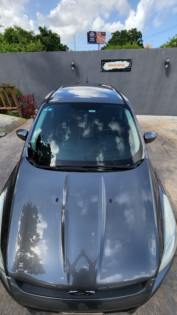 jeepetas y camionetas - Ford Escape Gris 2014 - 2.0L De Buen Uso y Muy Bien Mantenida 9