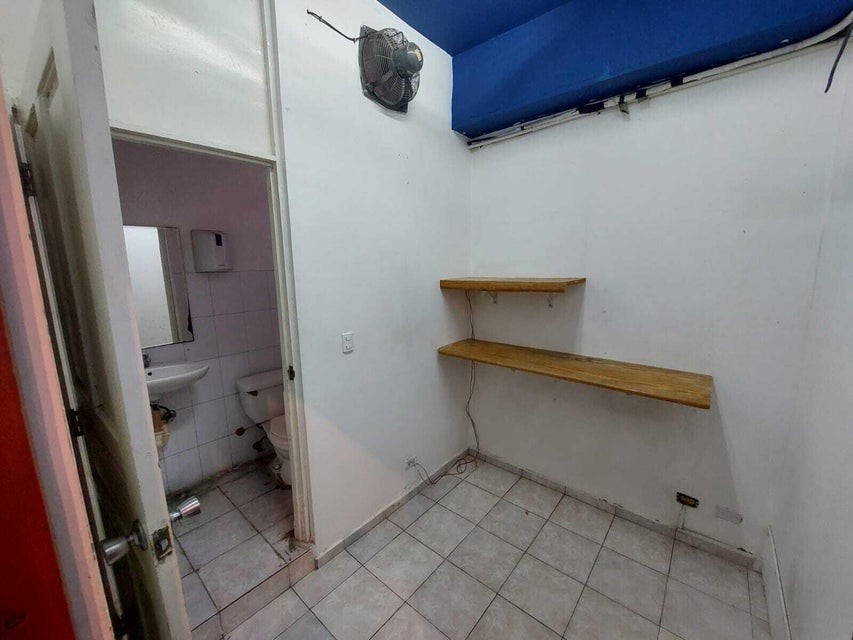 oficinas y locales comerciales - Local Comercial en Alquiler El Millon 6
