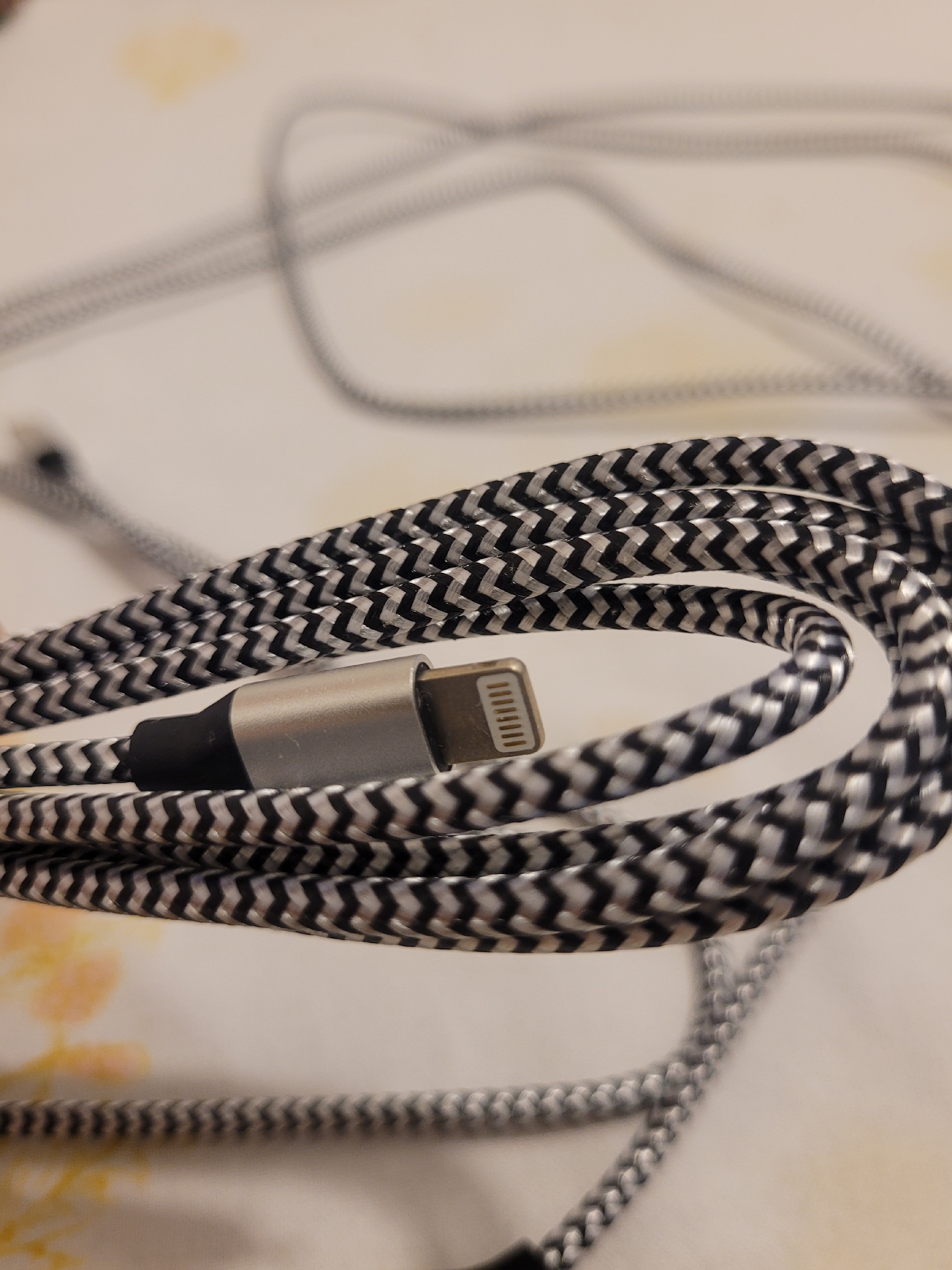 celulares y tabletas - Cable USB lightning pack de 4 de diferentes tamaños 1