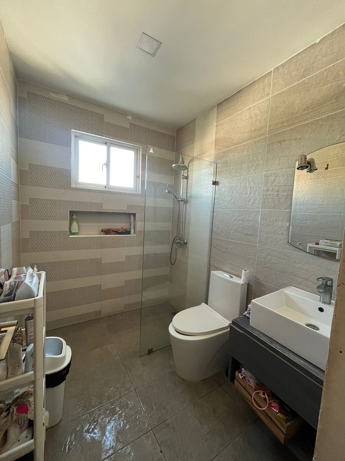 apartamentos - Apartamento amplio en venta (4to Nivel) Arismar  3