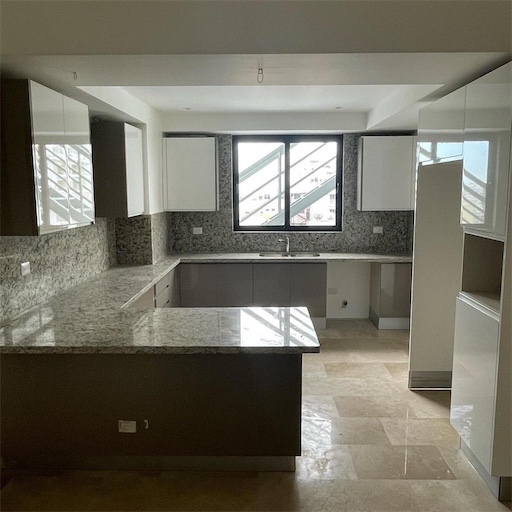apartamentos - Venta de apartamento en el ensanche paraíso D.Ñ. Con 208 mts y piscina 4