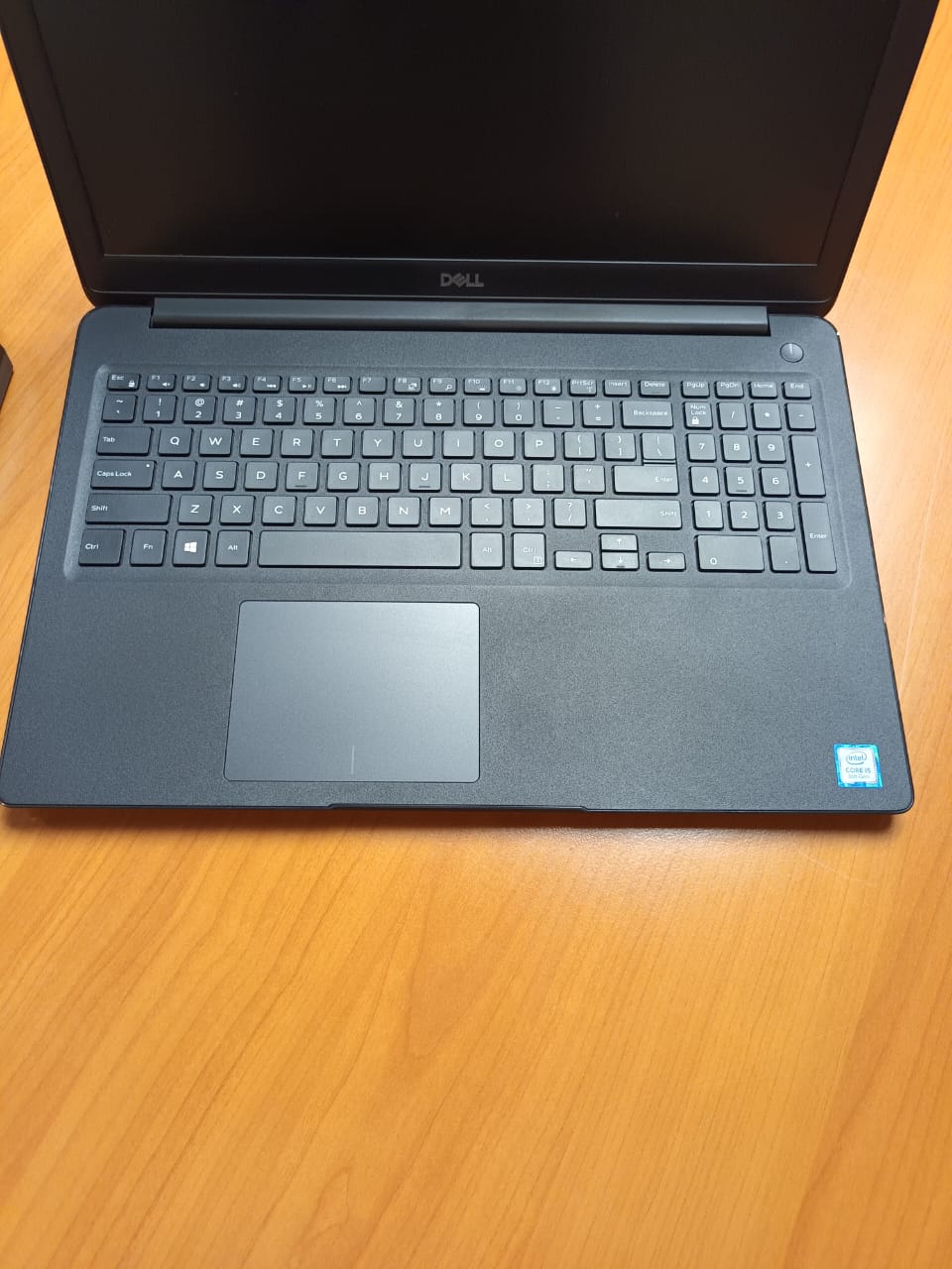 computadoras y laptops - Laptop Dell 3500 8va, 16GB Mem, 256GB Disco SSD 4