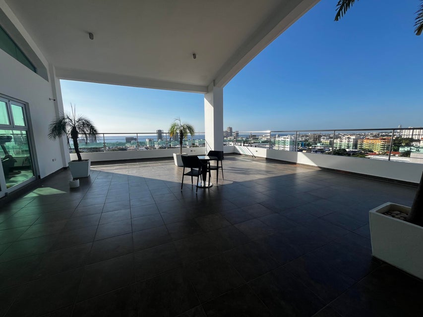 oficinas y locales comerciales - Oficina en alquiler en Gazcue 1