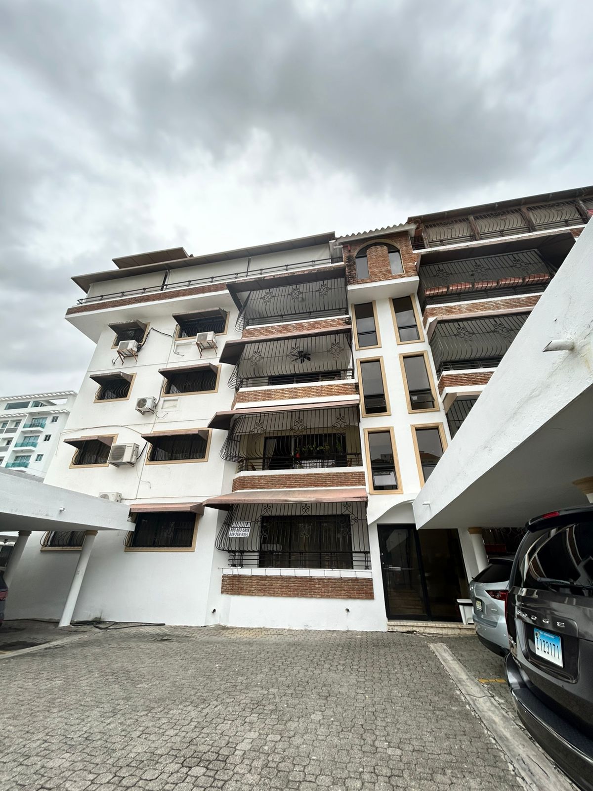 apartamentos - Apartamento Amueblado en Alquiler  Piantini 0