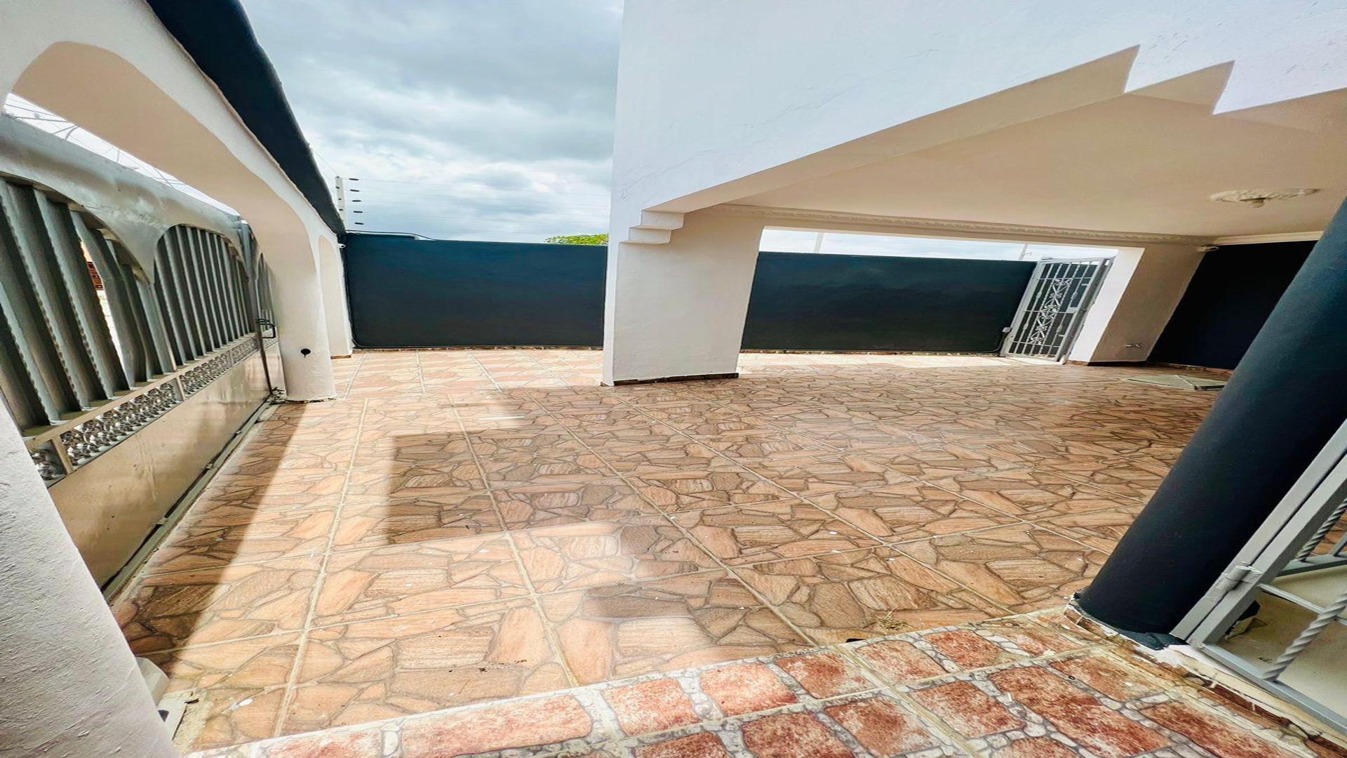 casas - Casa en Venta de Oportunidad en Charles de gaulle Santo Domingo Este 2