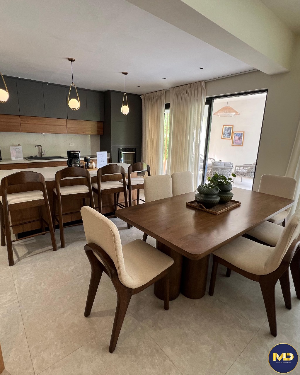 casas vacacionales y villas - Se Vende Villa Amueblada con piscina y terraza ubicada en Playa Nueva Romana  3
