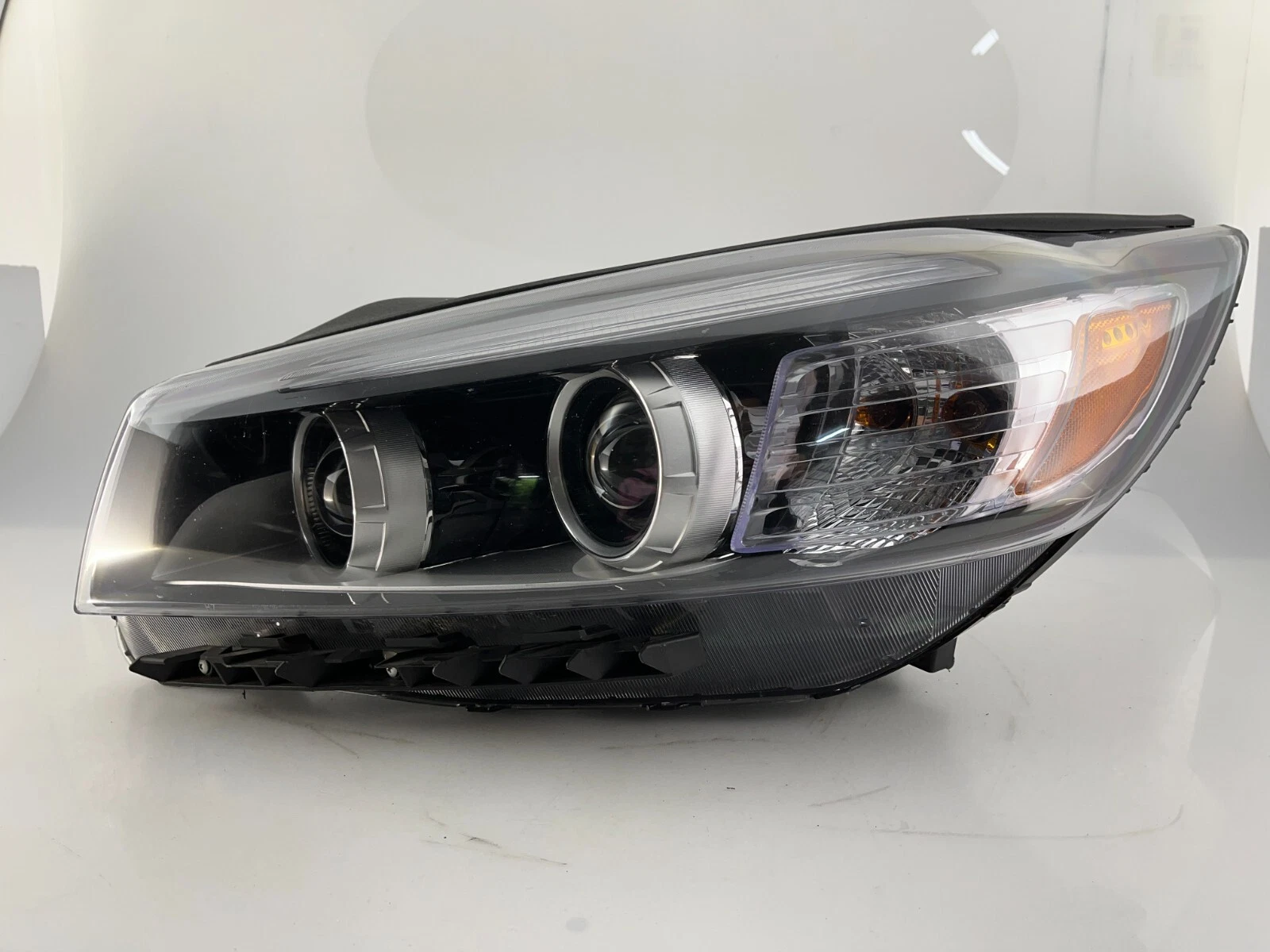 repuestos - Pantalla Izquierda Kia Sorento 2016