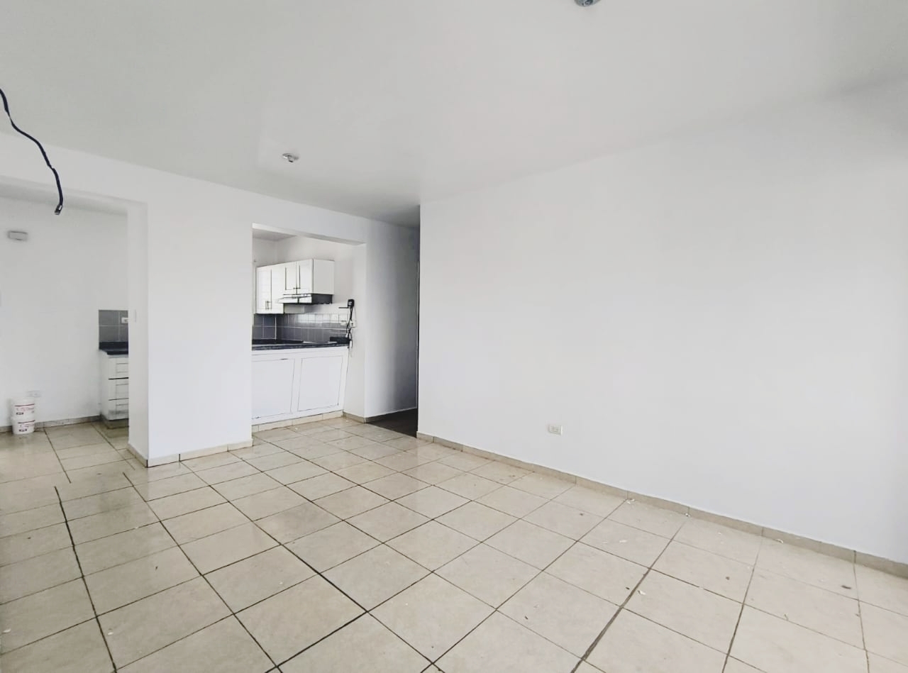 apartamentos - Se Vende Apartamento próximo a la Av. Yapur Dumit (Cuarto Nivel) de 85 mts.  2