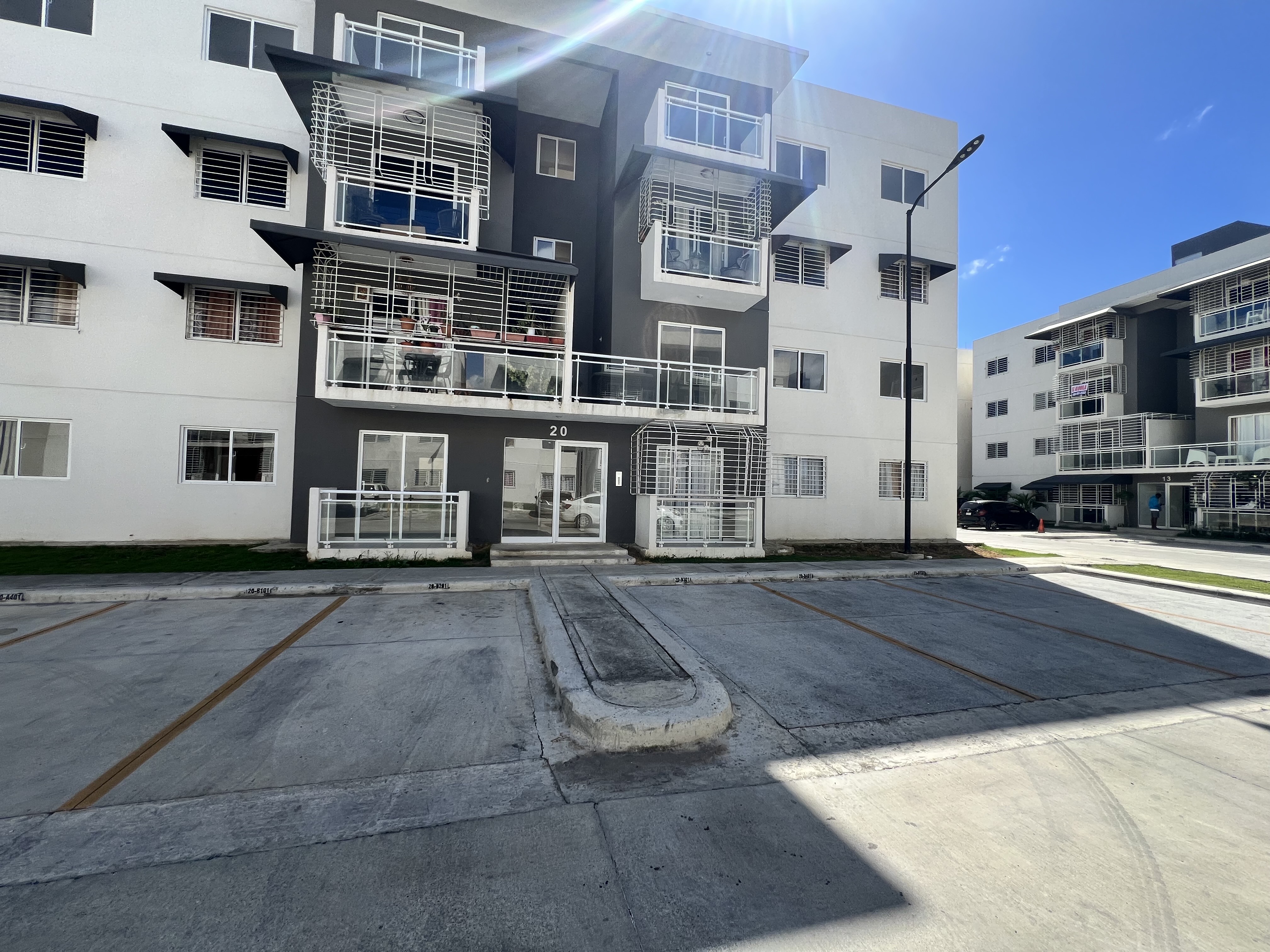 apartamentos - venta de apartamentos listos en la autopista las Americas Santo Domingo este  3