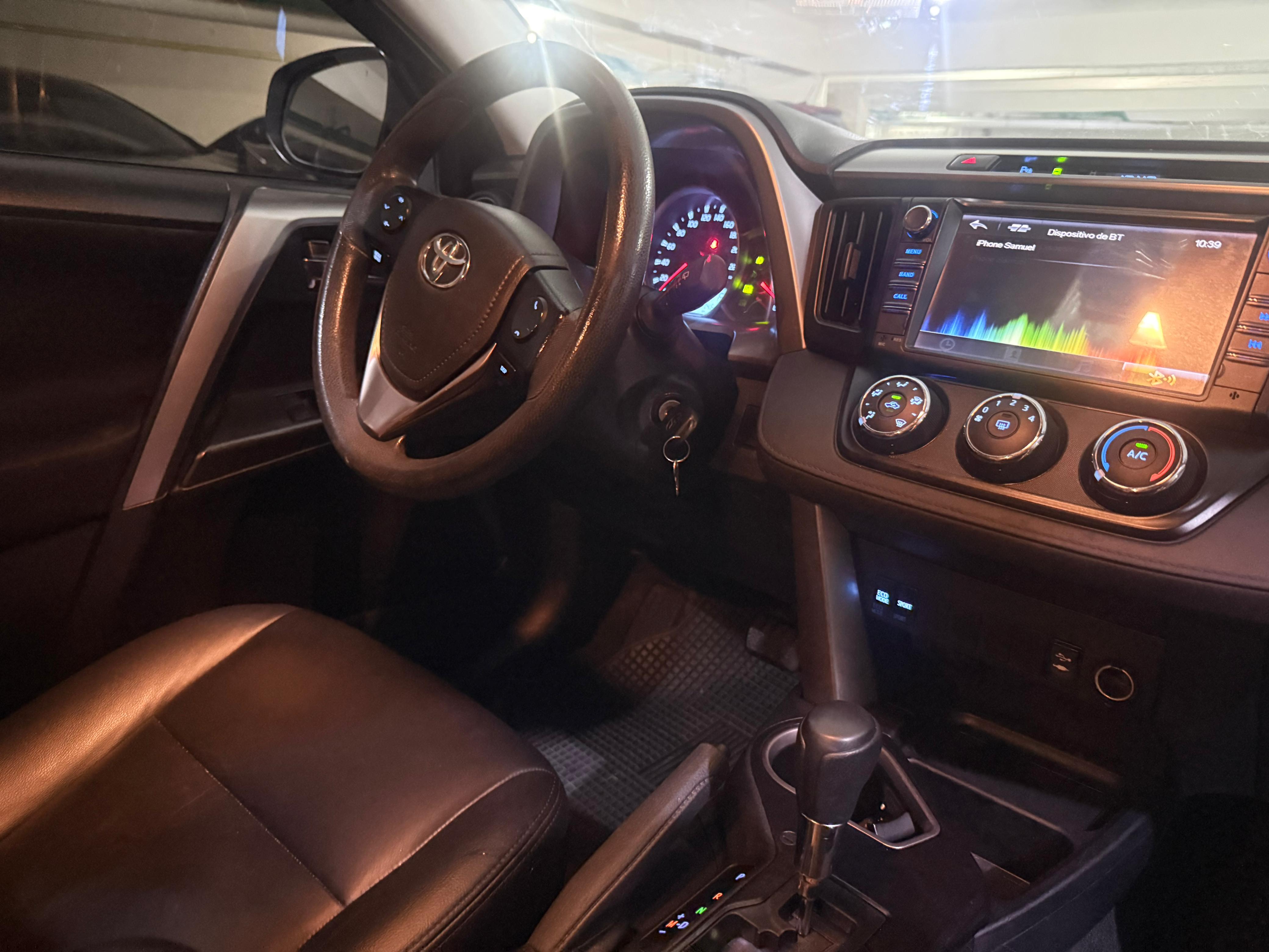 jeepetas y camionetas - RAV4 2016 disponible inmediata 
desea montarte aquí esta 
Dios los bendiga mas 9