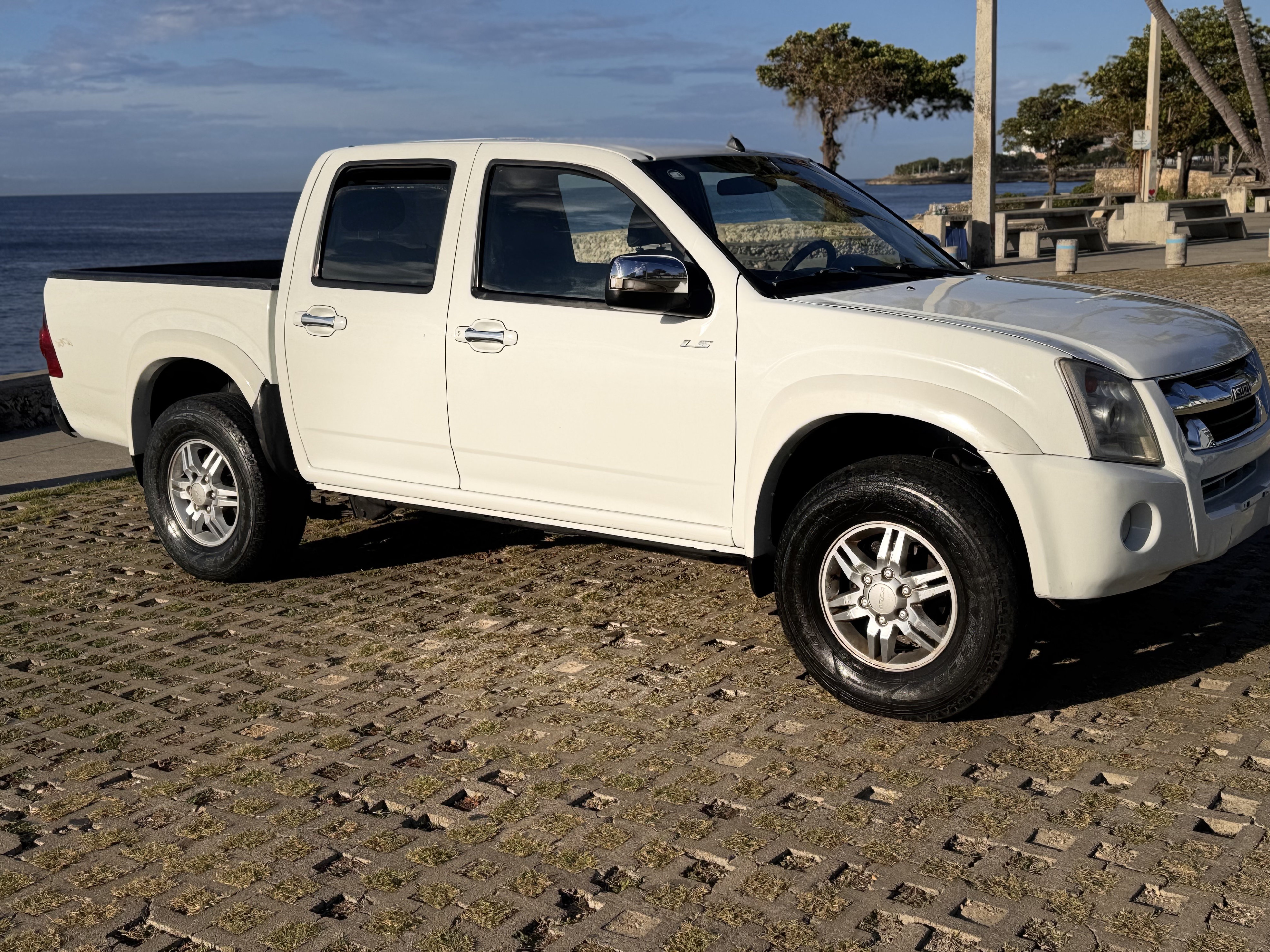jeepetas y camionetas - D-Max 2012   5