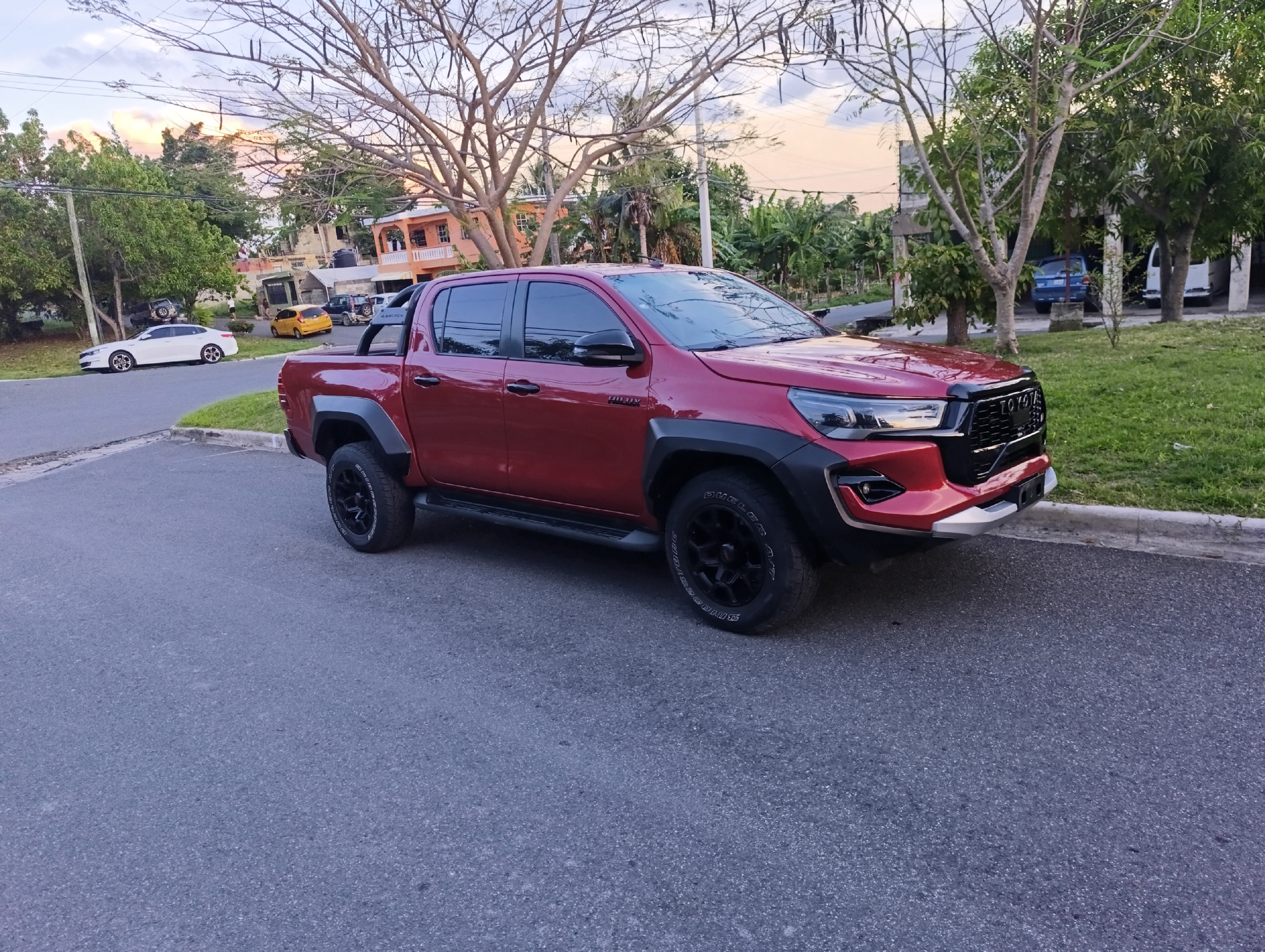 jeepetas y camionetas - 🟢Se vende Toyota Hilux 
🟢Kit GR SPORT 
🟢 USD$ 42,500.00  6