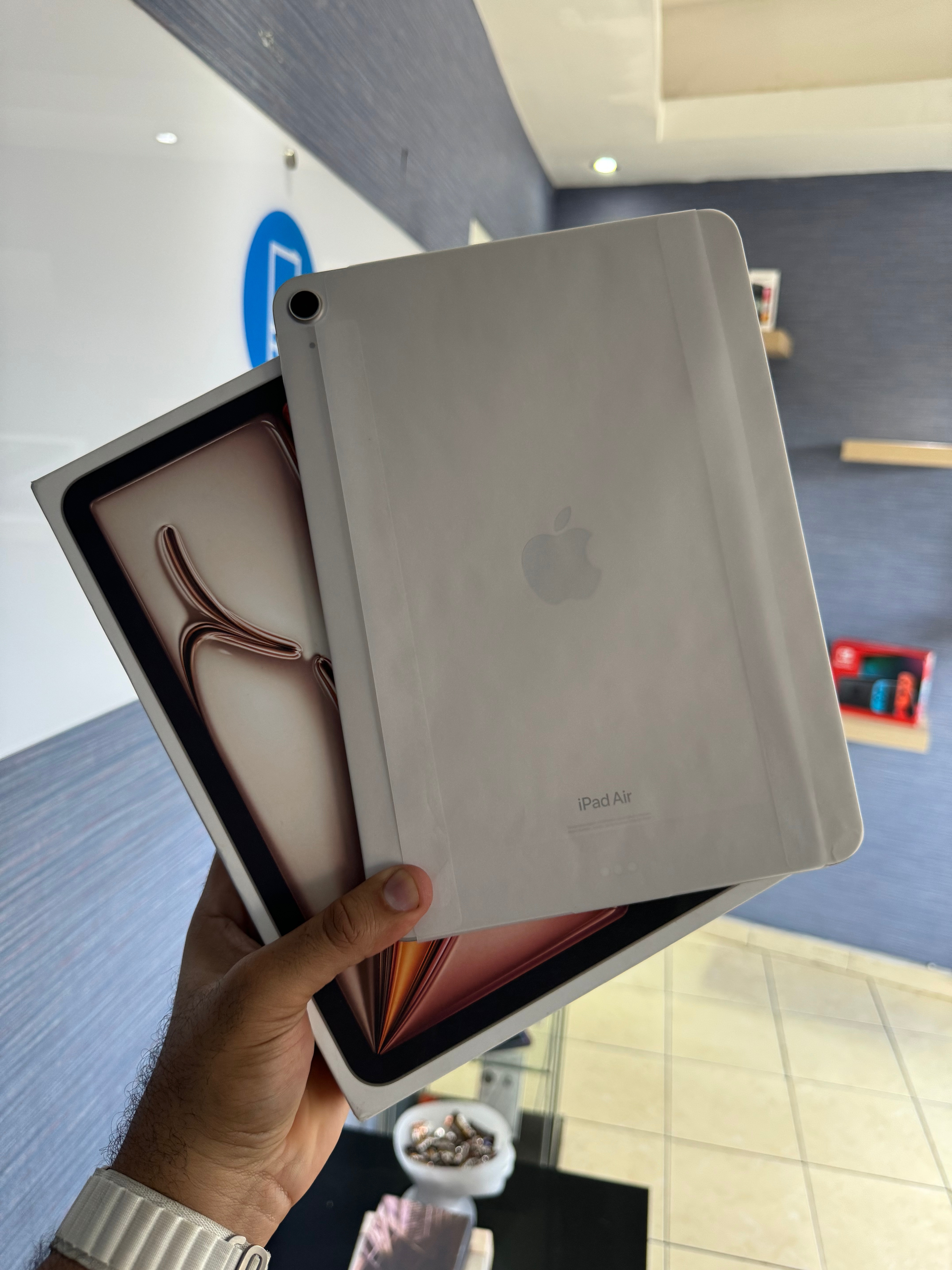 celulares y tabletas - iPad Air 6 11-inch 128GB Starlight Nuevo Wi-Fi RD$ 0