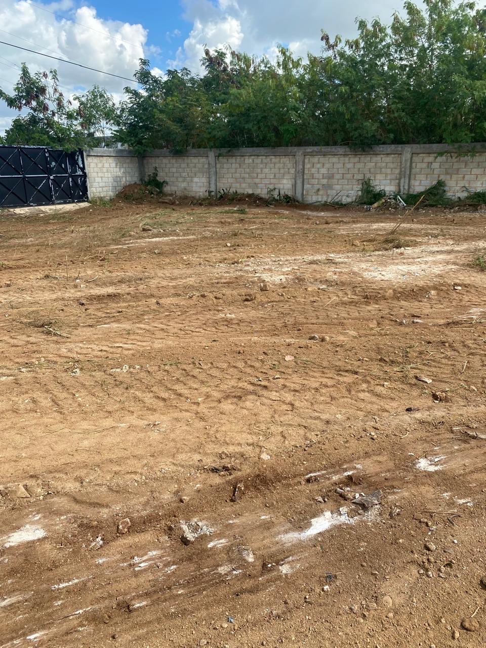solares y terrenos - TERRENO EN LA ROMANA ( 2,240  MTRS 2 ) 2
