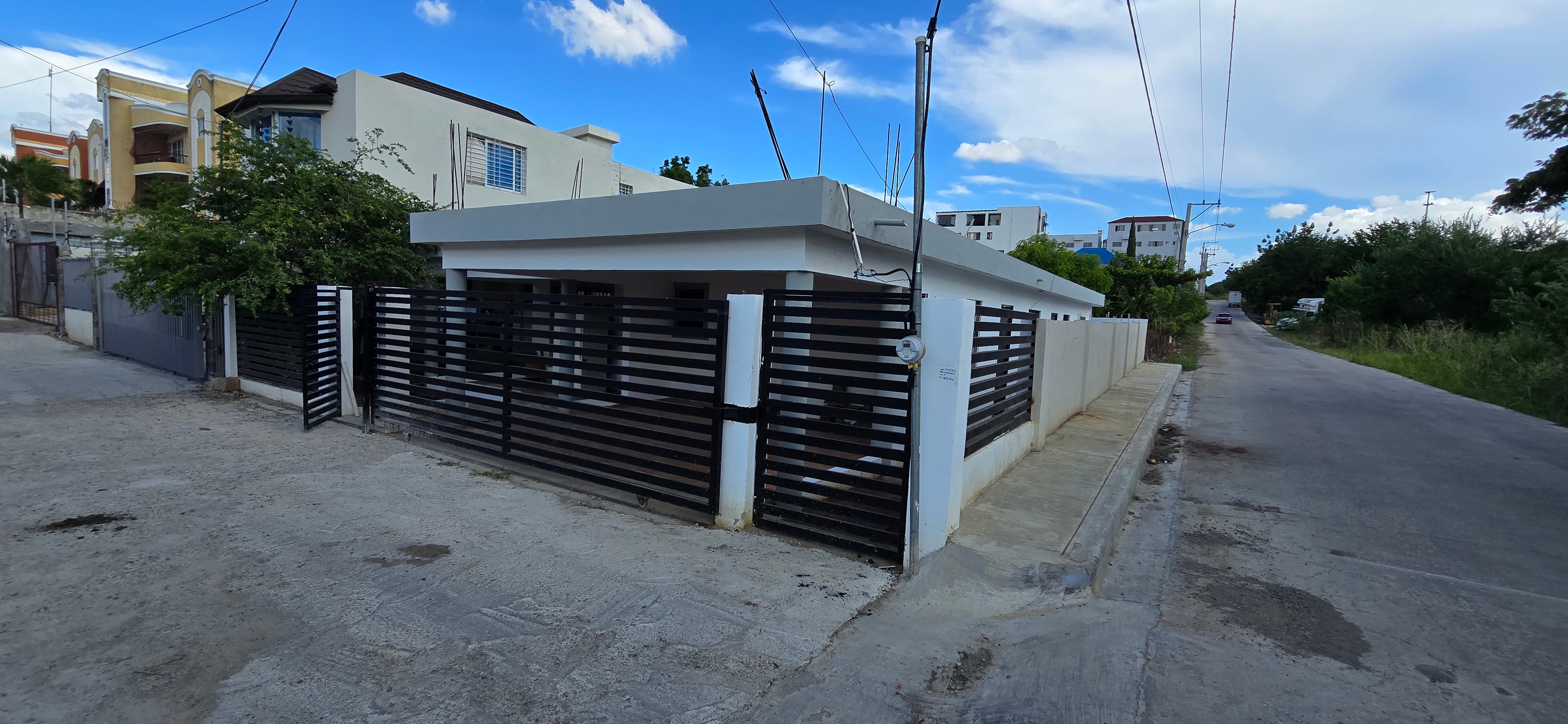 casas - rento casa en la hatuey calle principal el camello 