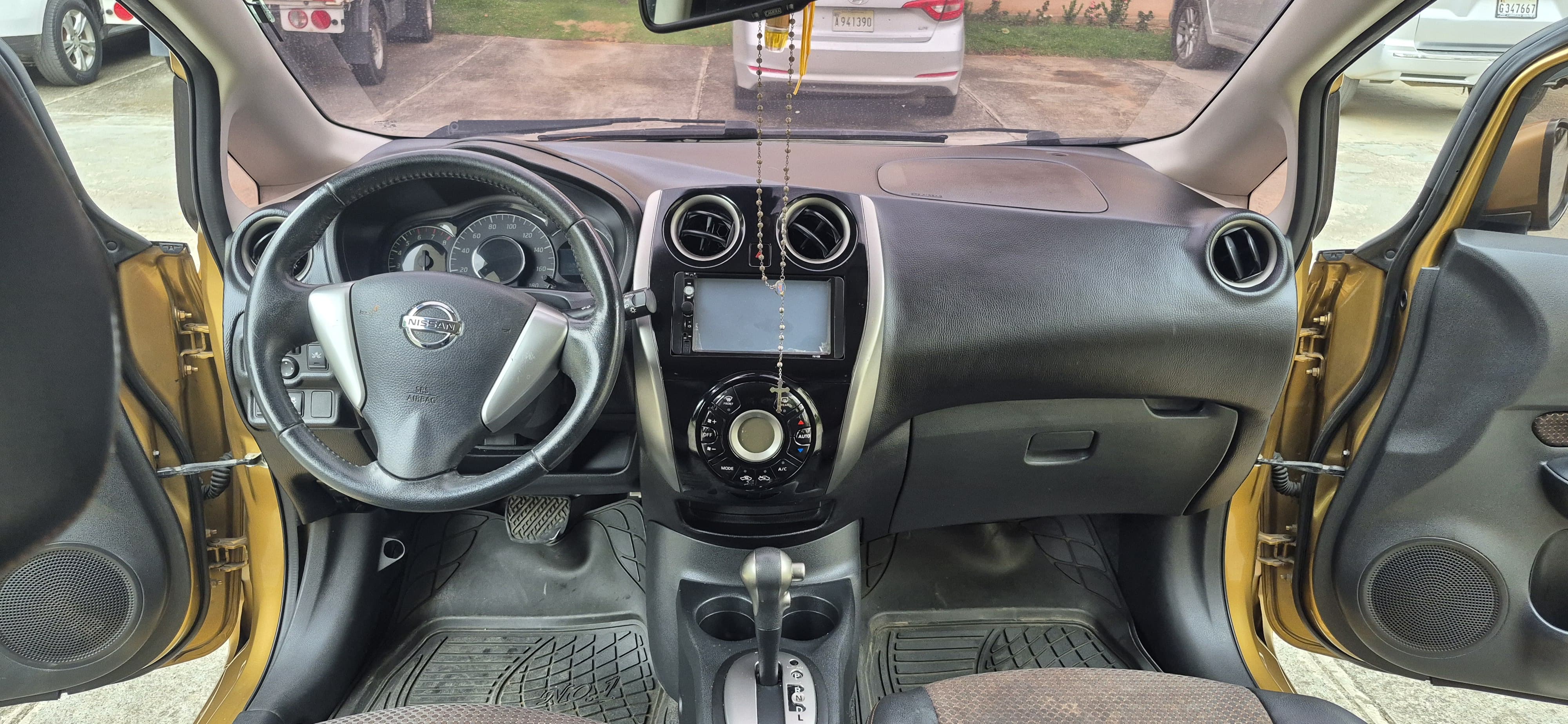 carros - nissan note MEDALIST. 8