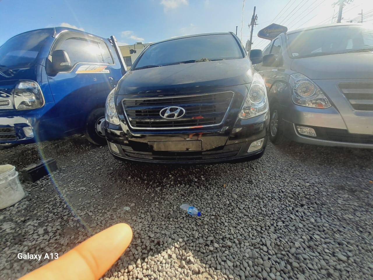 jeepetas y camionetas - HYUNDAI STAREX 2017 NEGRA