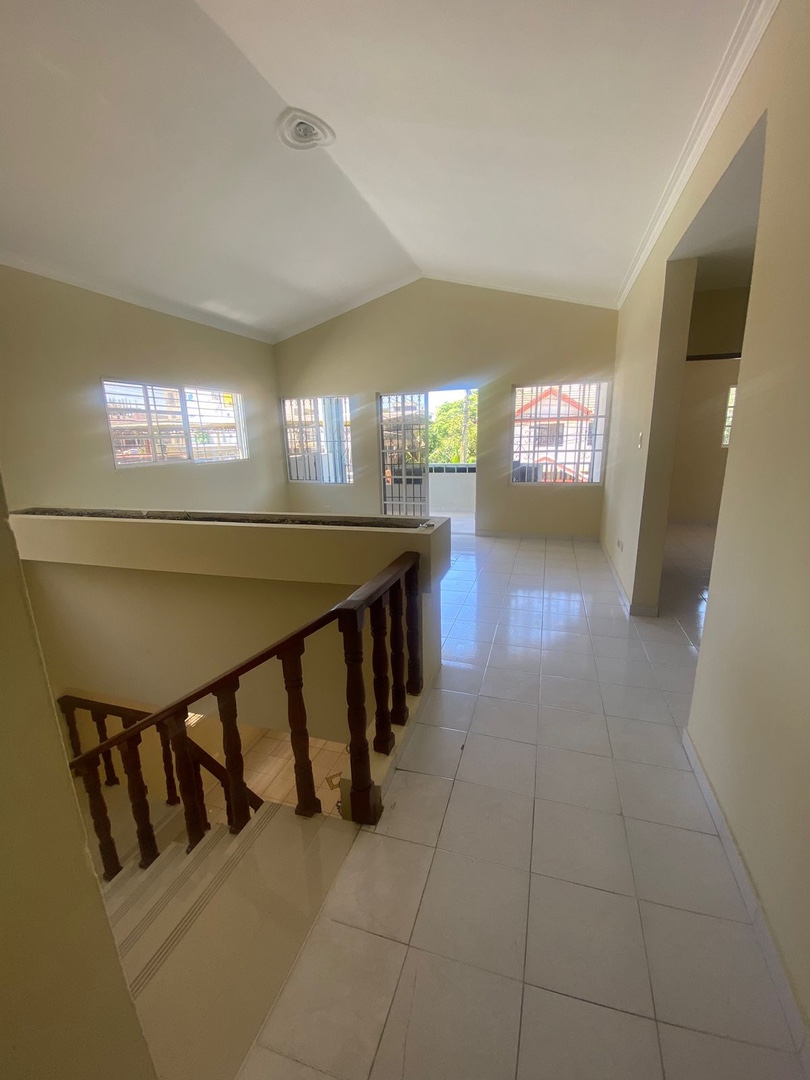 apartamentos - Casa en Venta en Santo Domingo Este