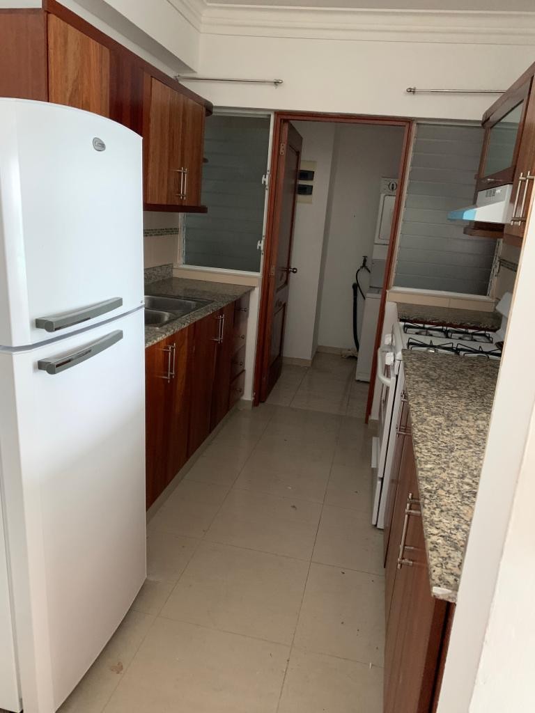apartamentos - Alquiler con LB
GAZCUE
1 Hab
1,5 Baños
Hab de servicio
1 parqueo
USD$ 800 2