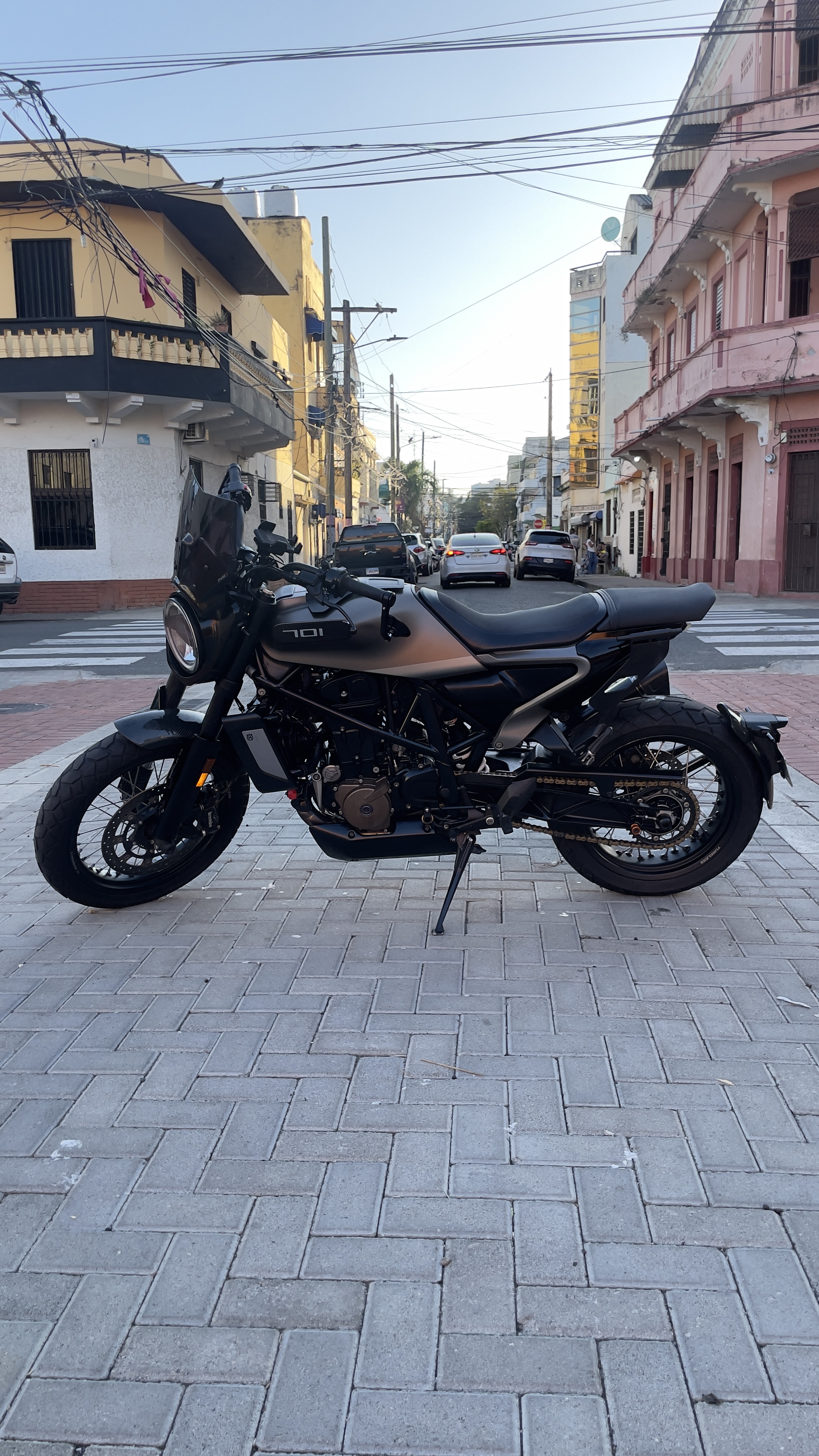 motores y pasolas - Husqvarna 701 Svartpilen 8