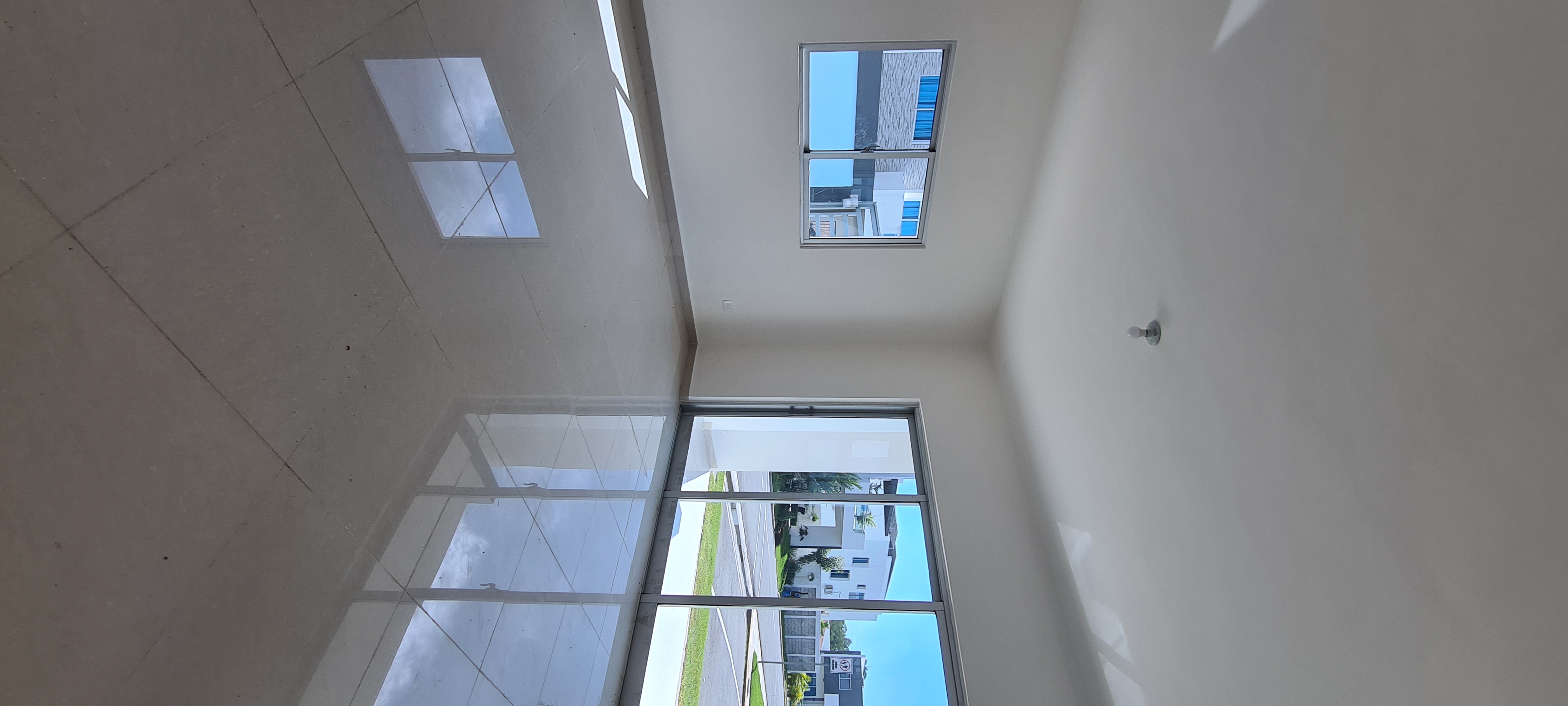 casas - Casa de dos niveles en residencial cerrado 5