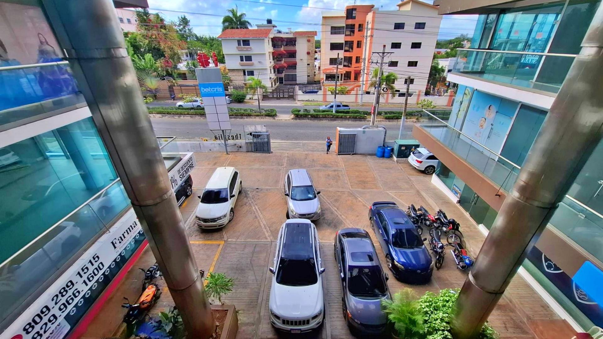 oficinas y locales comerciales - PLAZA THESALIA – COMMERCIAL UNITS IN ARROYO HONDO II 5