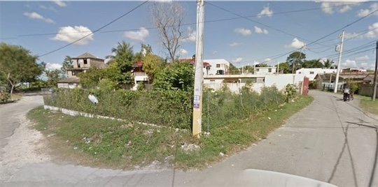 solares y terrenos - Se vende solar en el ensanche Ozama de 256mtd título al día Santo Domingo este  1