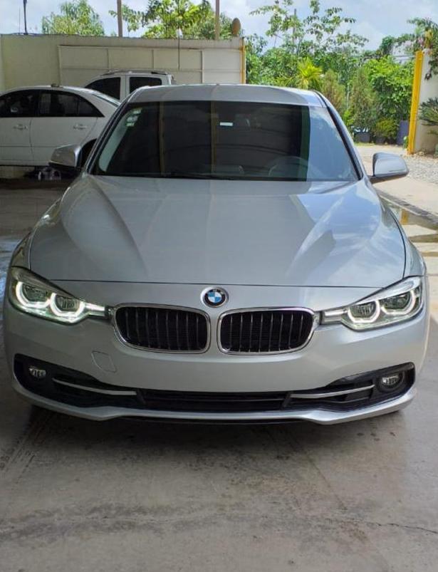 carros - BMW 318i Sportline 2017 4