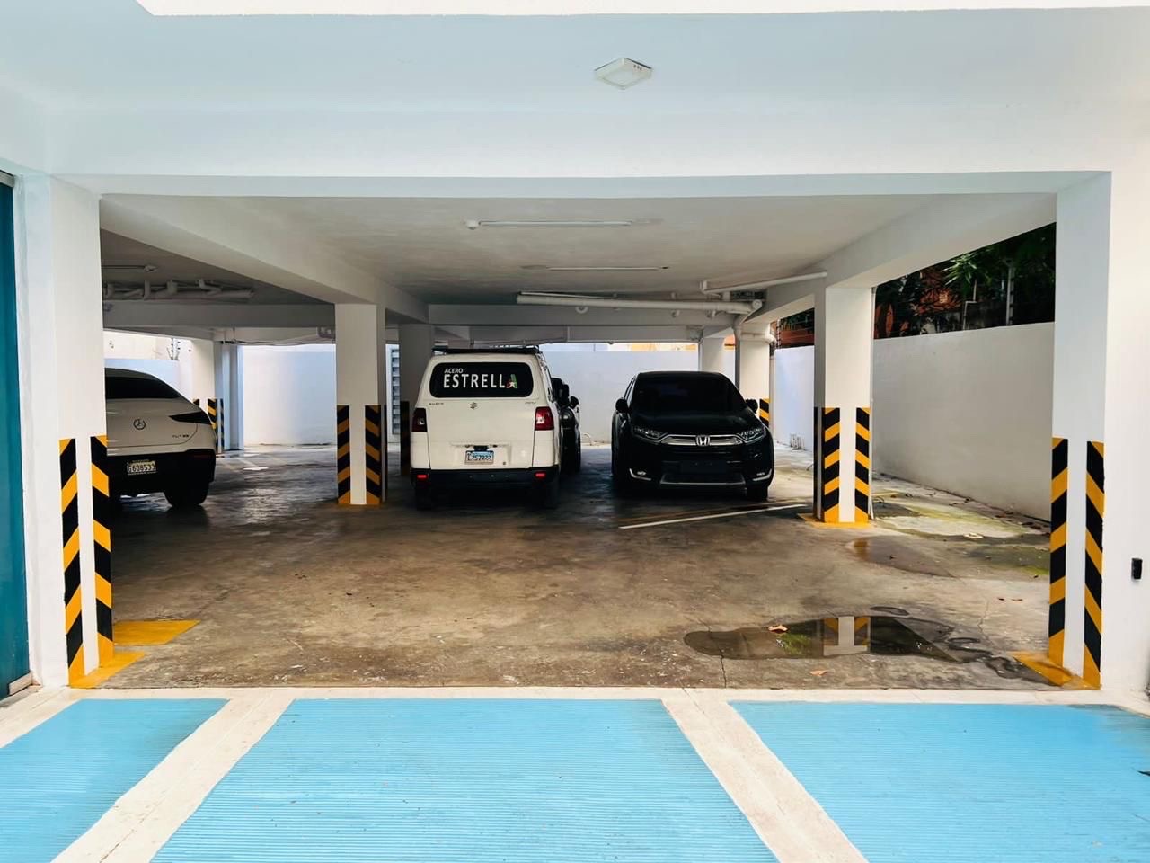 apartamentos - venta de apartamento 2do nivel en la autopista de san Isidro Santo Domingo este  9