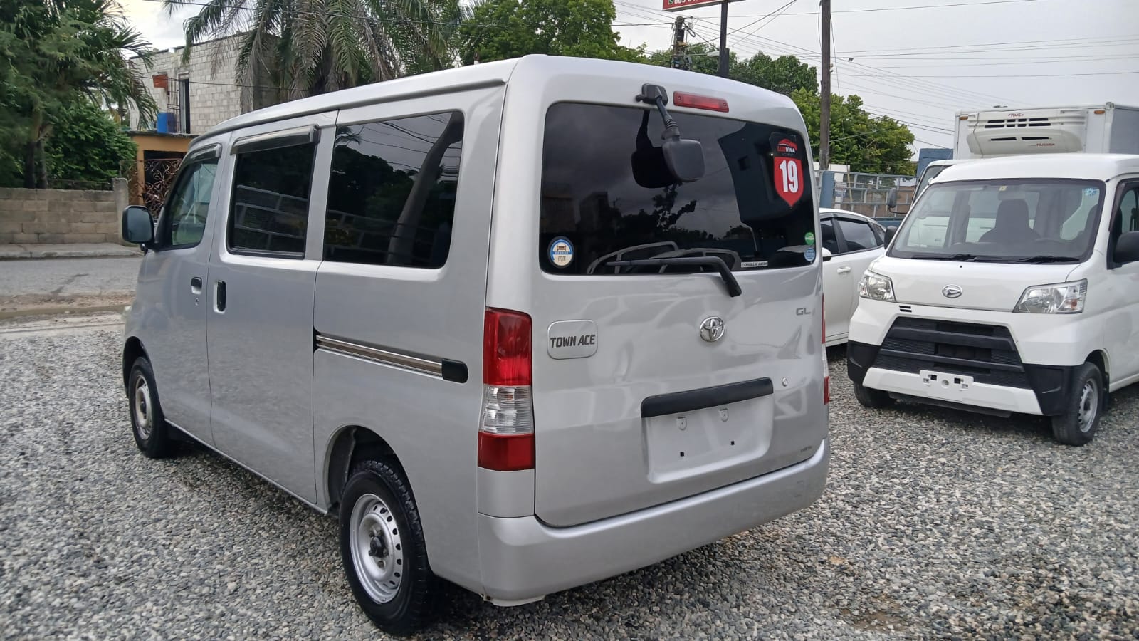 carros - VENDO TOYOTA TOWN ACE 2019 FINANCIAMIENTO DISPONI 3