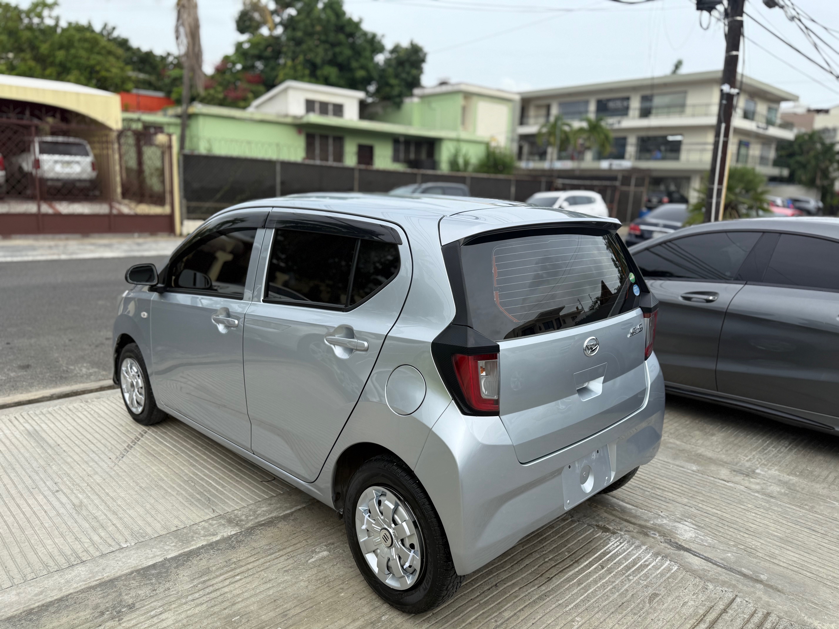 carros - Daihatsu Mira 2018 2