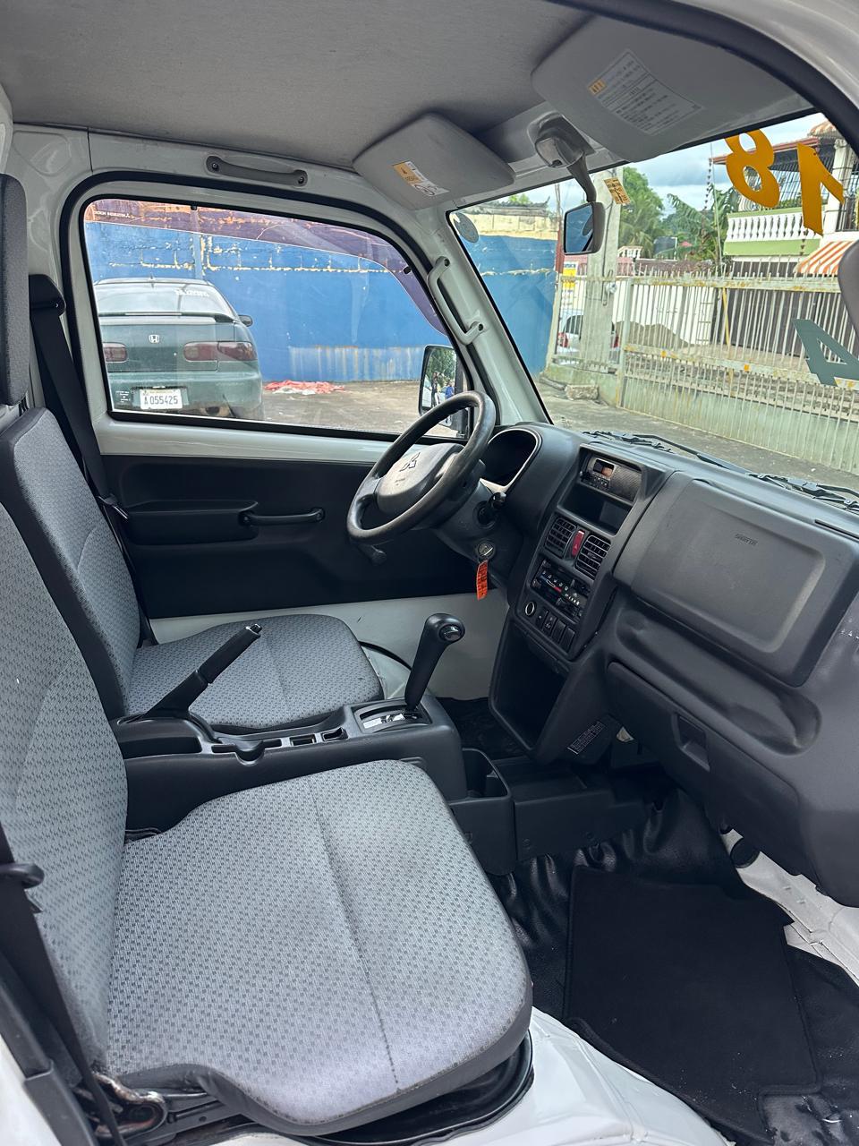 jeepetas y camionetas - camión mitsubishi 2018 4
