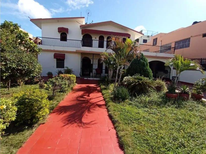 casas - VENDO Casa en Reparto Los Tres Ojos