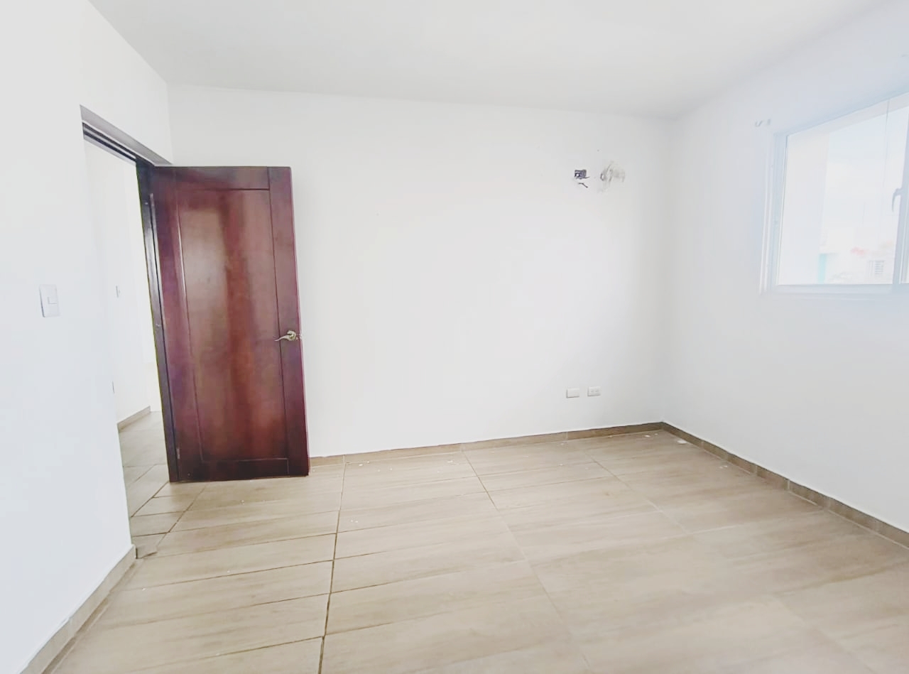 apartamentos - Se Vende Apartamento próximo a la Av. Yapur Dumit (Cuarto Nivel) de 85 mts.  3