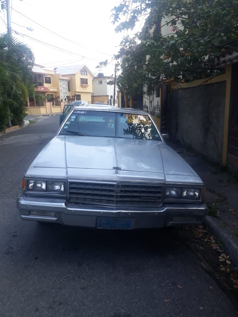 carros - Chevrolet Caprice Classic año 81y 82 (2 unidades)