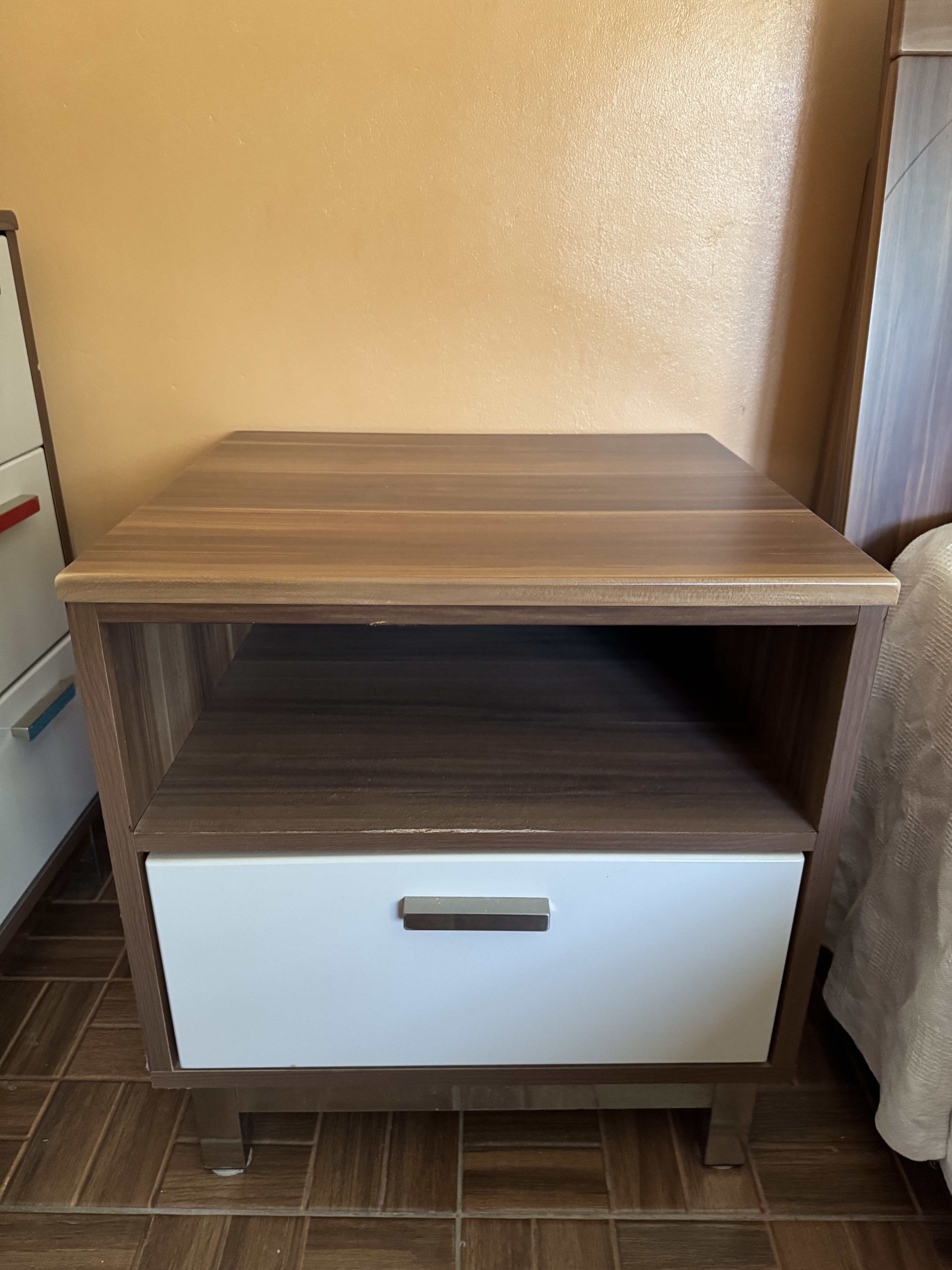 muebles y colchones - Set Completo de Cama, Mesa de Noche y Gabinete de Ropa con Espejo.  1