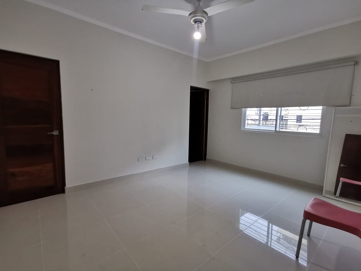 apartamentos - APARTAMENTO EN VENTA 2DA CON TERRAZA DE 3 HABITACIONES 3PARQUEOS 7