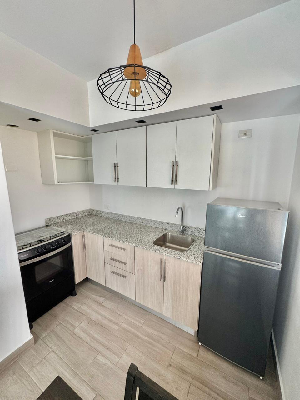 apartamentos - Apartamento en Alquiler Amueblado Evaristo Morales 5