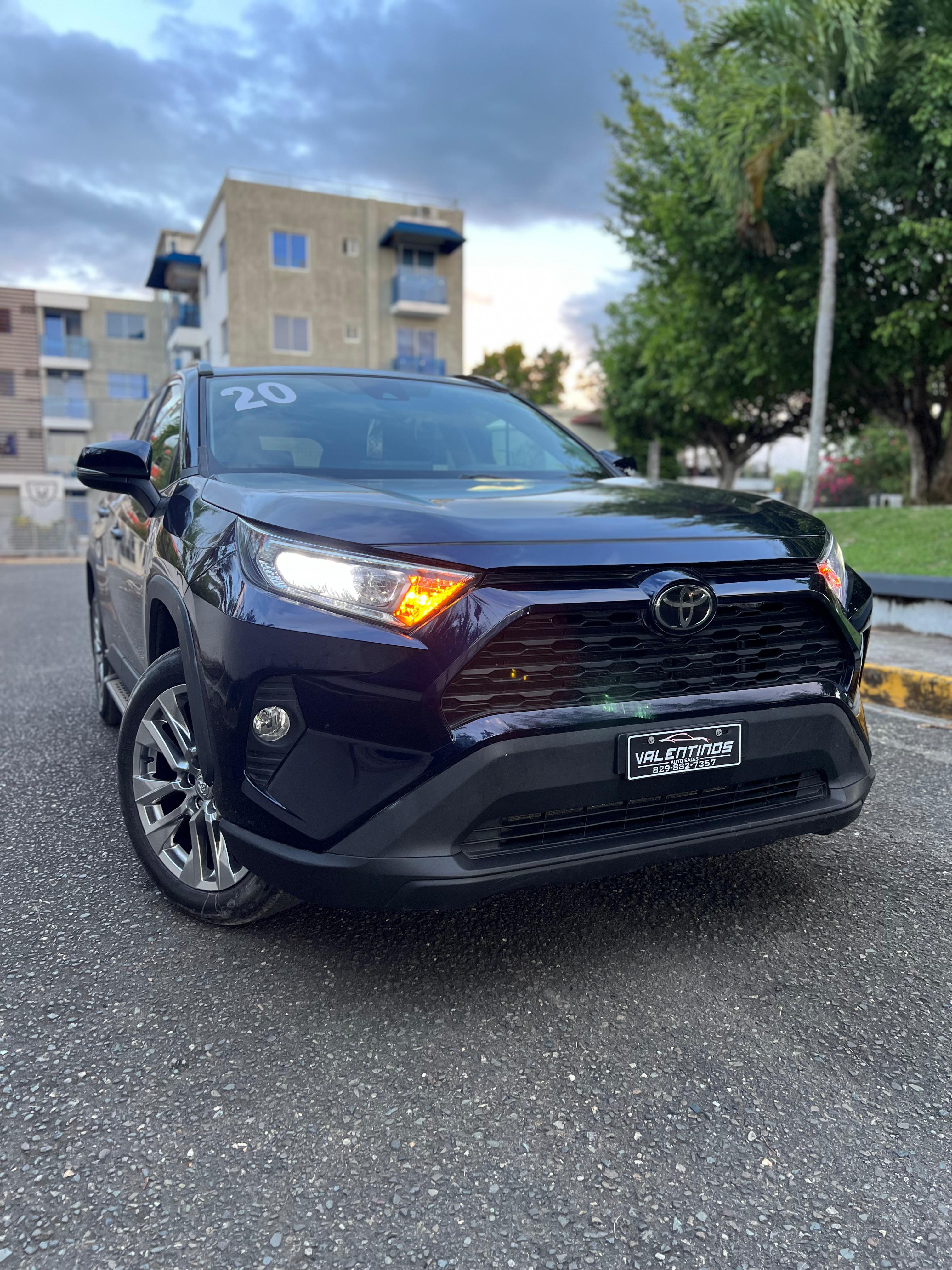 jeepetas y camionetas - Toyota rav4 2022 xle 0