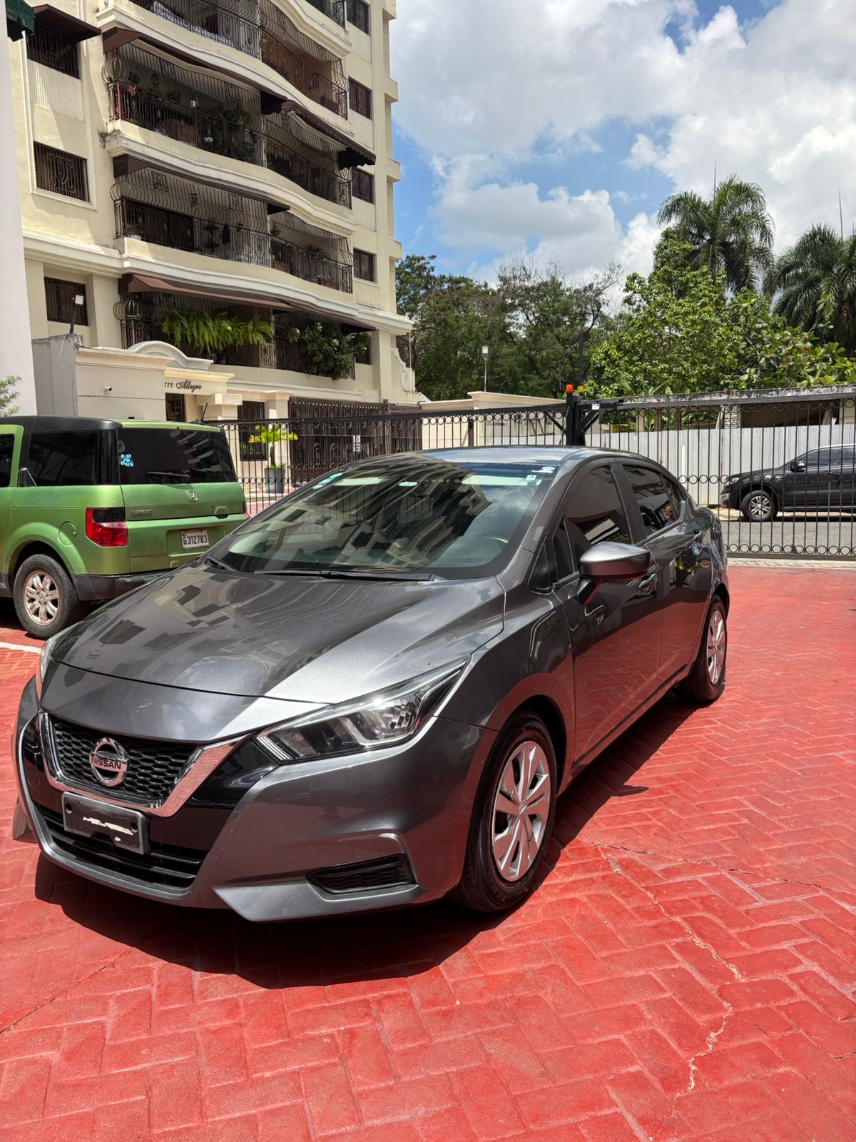 carros - Nissan Versa año 2022