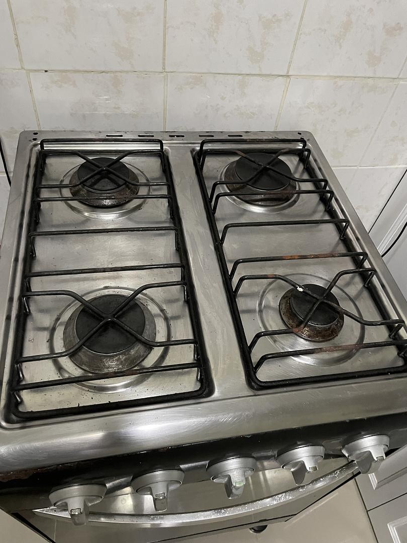 electrodomesticos - estufa América negra de horno 20 pulgada  5,000 negociable  1