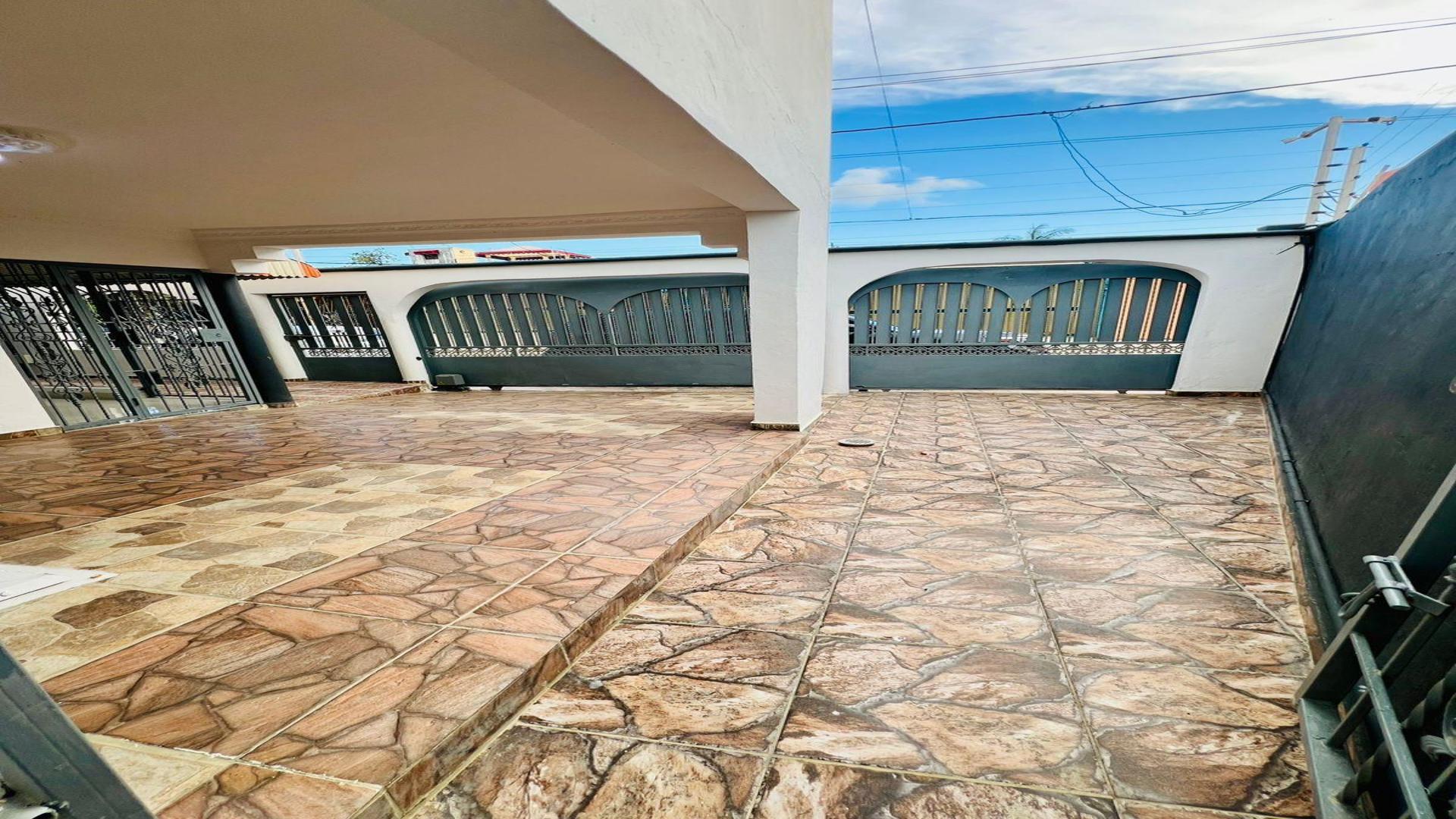 casas - Casa en Venta de Oportunidad en Charles de gaulle Santo Domingo Este 1
