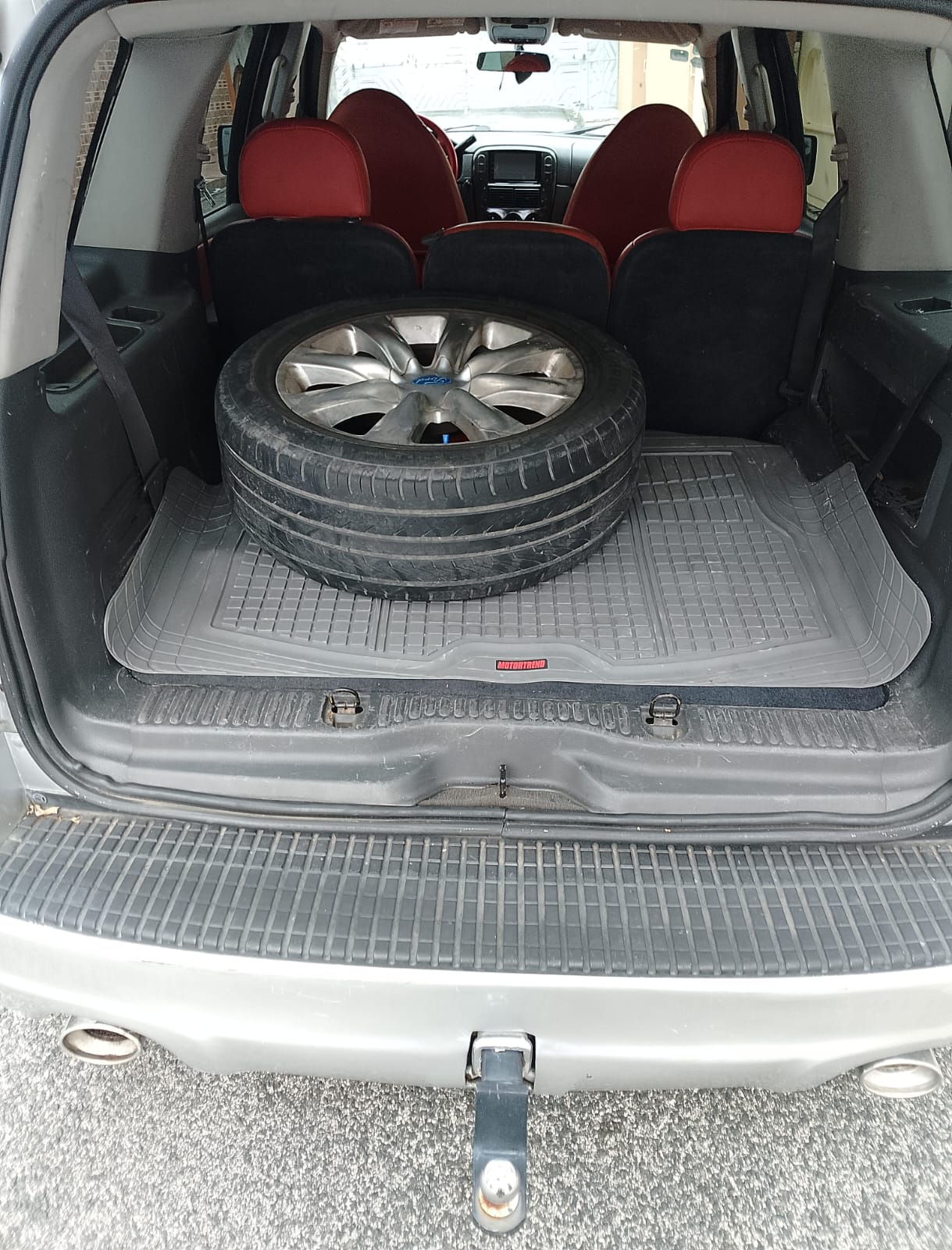 jeepetas y camionetas - Jeepeta Ford con equipo de gas. funciona con gas y combustible. 3