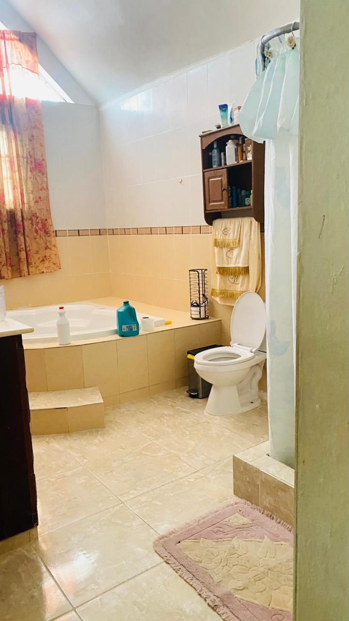 casas - CASA EN VENTA EN EL DORAL, SANTIAGO. 7