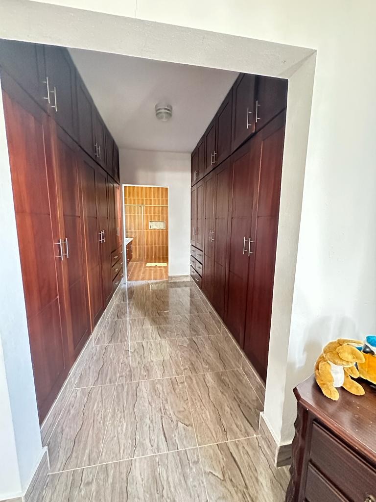 casas - Casa en Terminacion Ubicada en Urbanizacion Cerrada, Gurabo 2