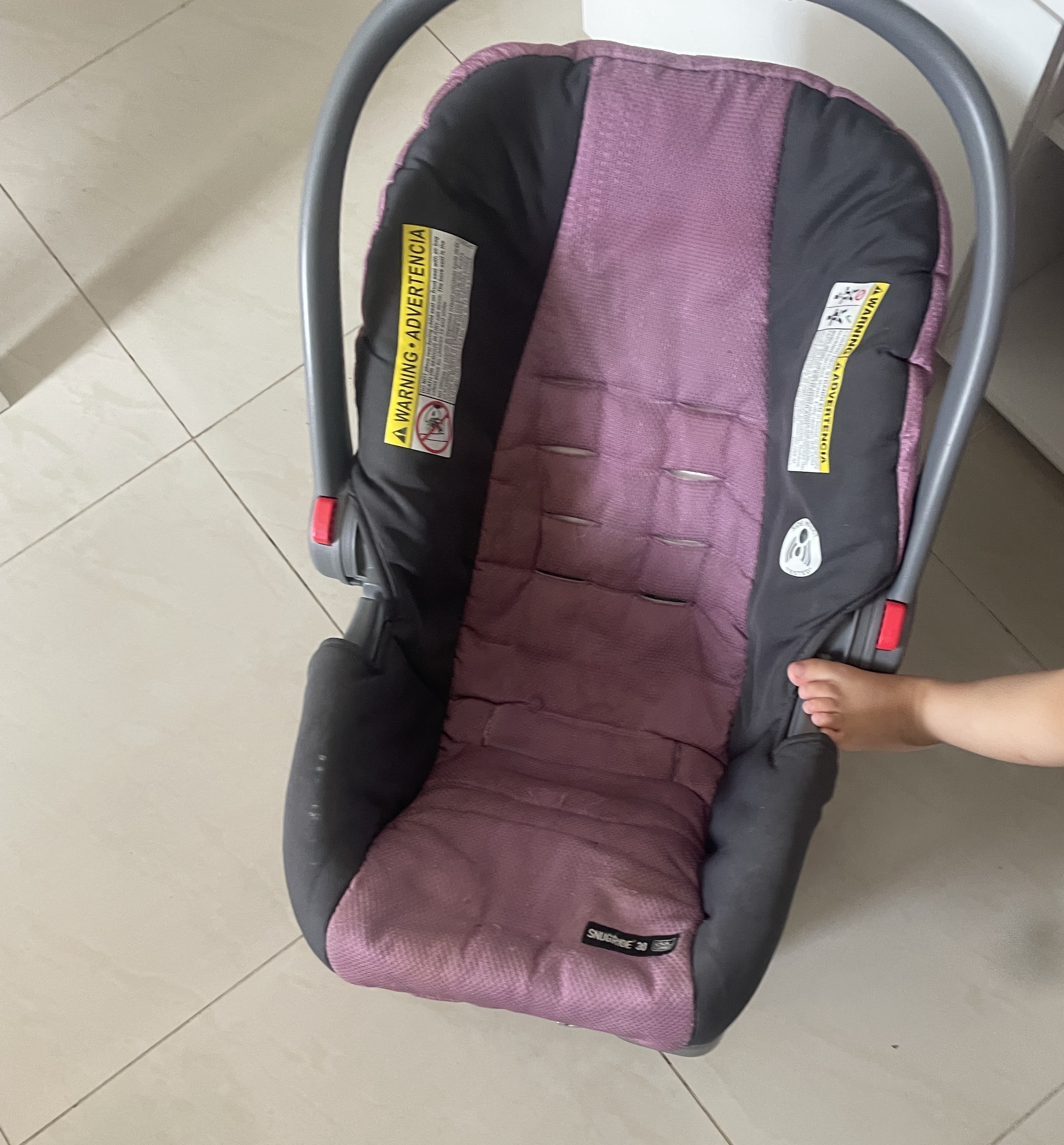 muebles - se vende silla de casi de carro  - Usado  2