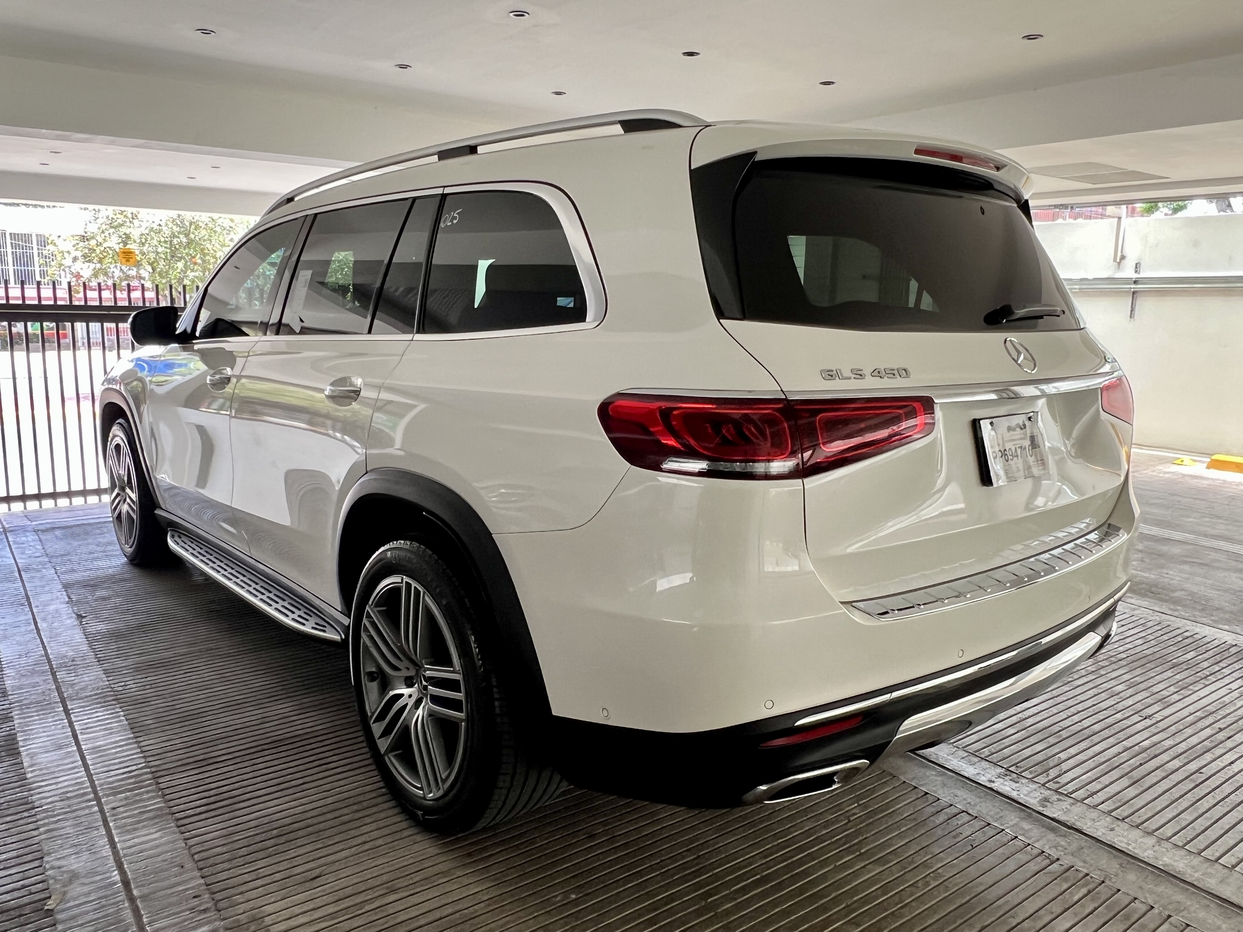 jeepetas y camionetas - 2021 Mercedes-Benz GLS450 4MATIC - Clean Carfax 4
