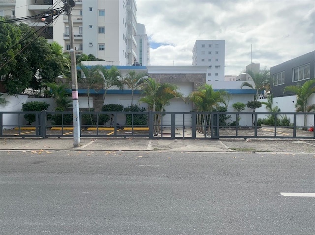 oficinas y locales comerciales - Propiedad comercial céntrica en Naco 5