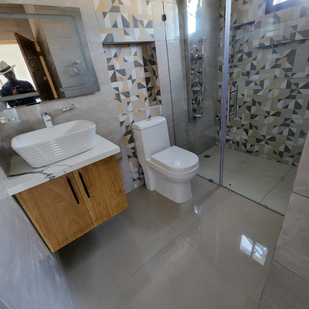 casas - Vendemos hermosa casa nueva, lista para entregar en la 27 de Febrero, Santiago. 4