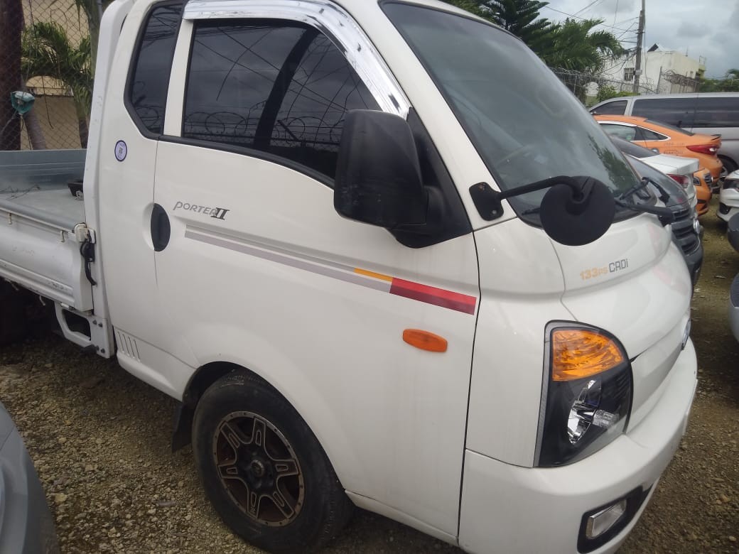 jeepetas y camionetas - HYUNDAI PORTER 2017 BLANCODESDE: RD$ 850,100.00 1
